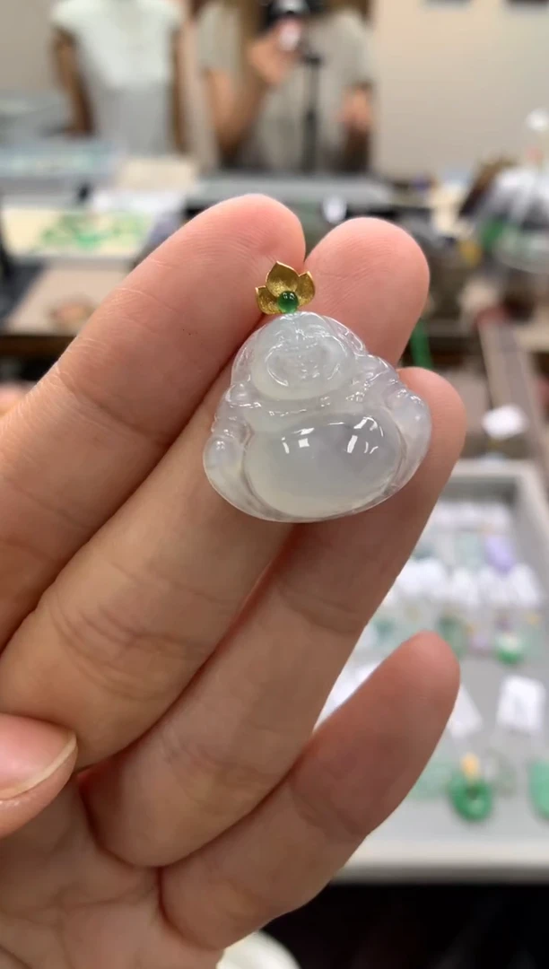 颈饰18K金镶嵌翡翠佛公