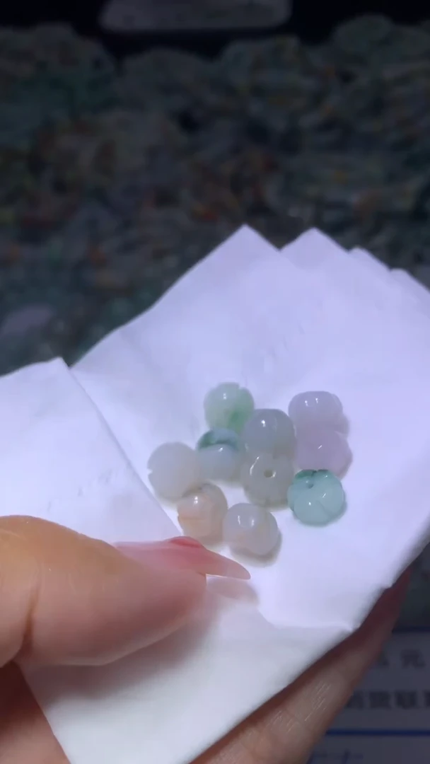 翡翠未镶嵌颈饰MXX019760