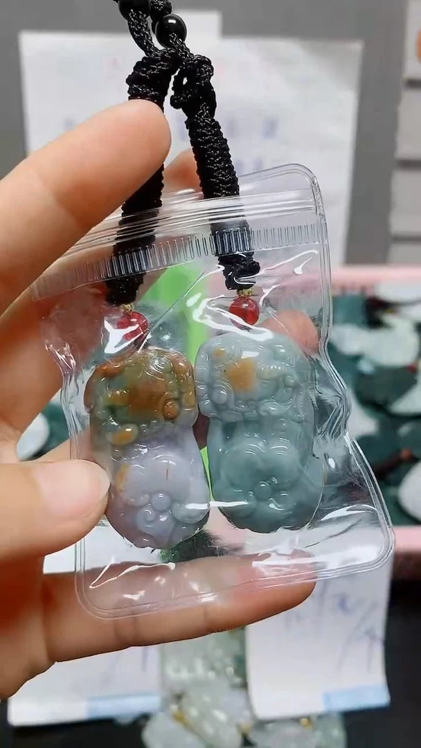 【闪购商品】翡翠颈饰未镶嵌天然翡翠A货