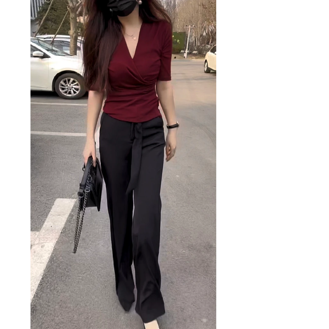 2025新款夏季时尚洋气显瘦修身气质V领交叉上衣设计感名媛女神