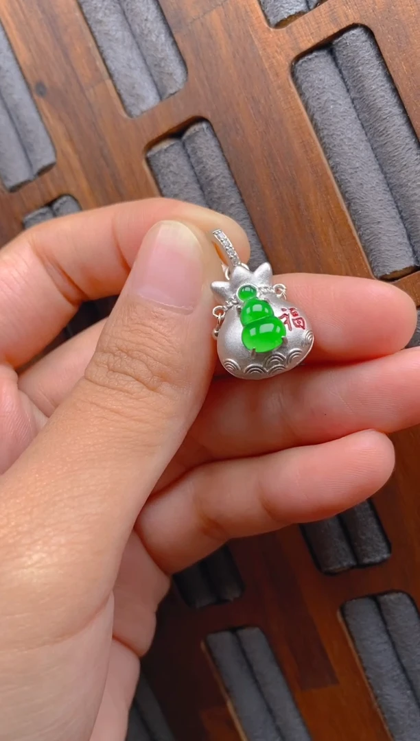 吊坠(不含链)银S925镶嵌翡翠葫芦福袋