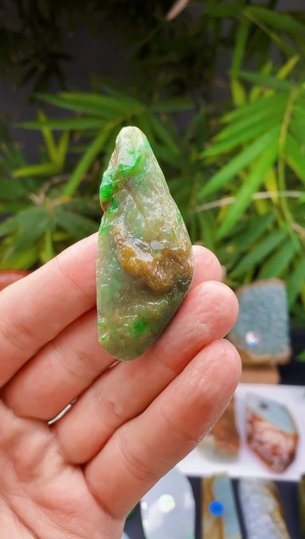 定制翡翠未镶嵌翡翠