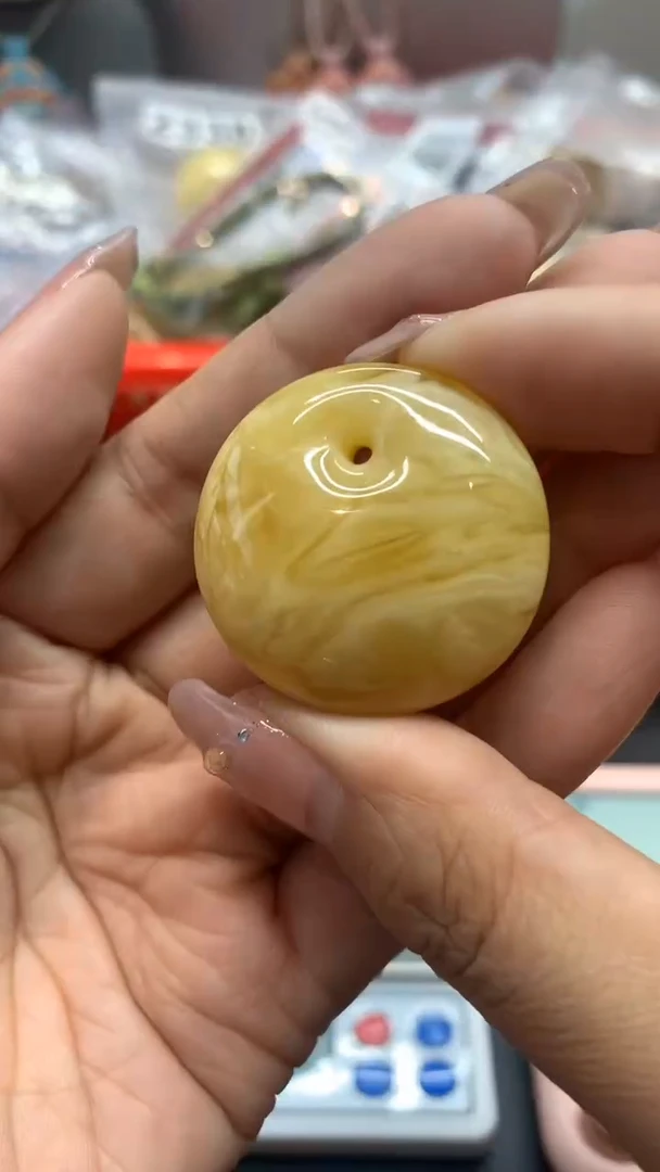 未镶嵌琥珀珠宝奇石136