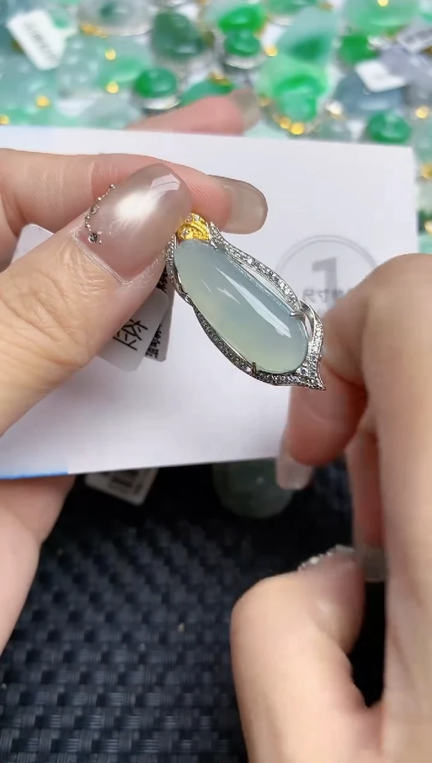 颈饰未镶嵌翡翠天然缅甸A货翡翠百元以上9元证书费自理