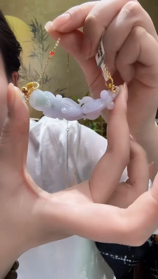 颈饰未镶嵌翡翠吊坠