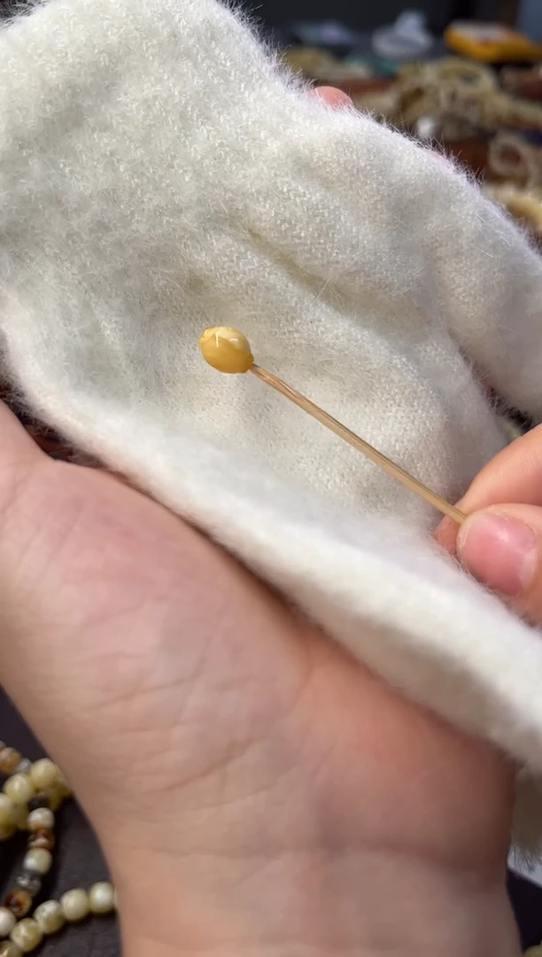 裸石琥珀未镶嵌雕刻件