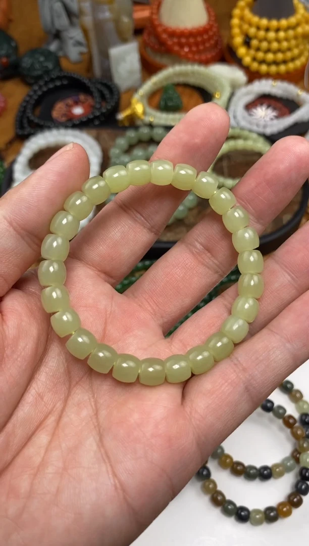 颈饰未镶嵌和田玉手串