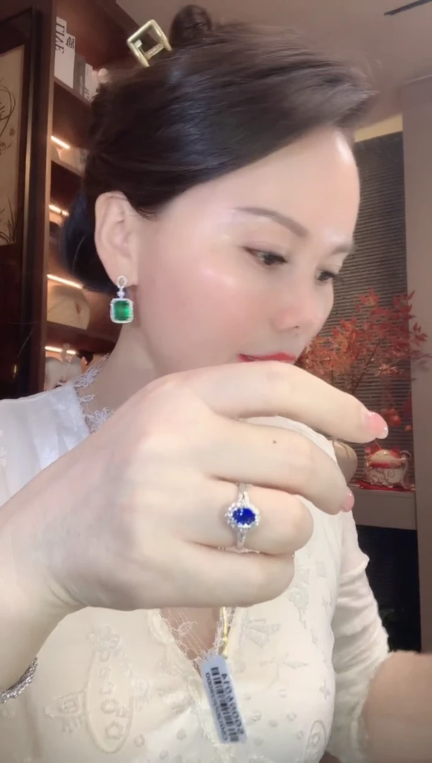 戒指蓝宝石18K金镶嵌A54