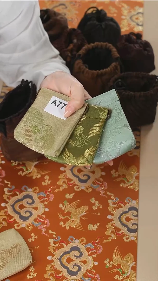 福利小鱼包三个.
