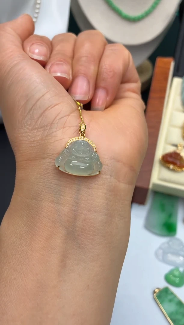 颈饰18K金镶嵌翡翠天然翡翠A货