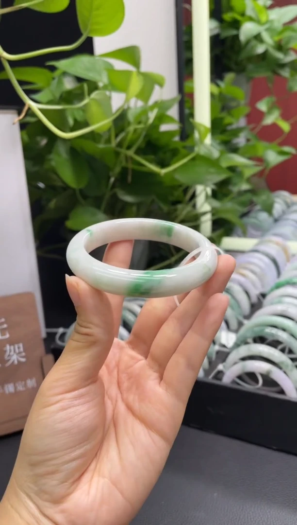 未镶嵌手镯翡翠天然A货翡翠手镯（圈口55-56）