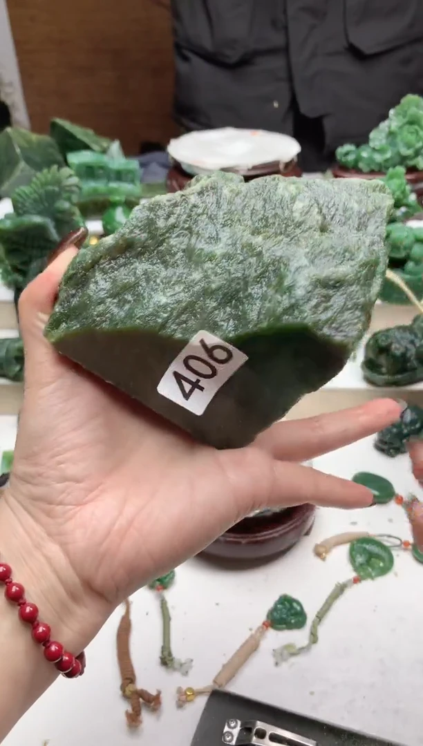 未镶嵌和田玉摆件1