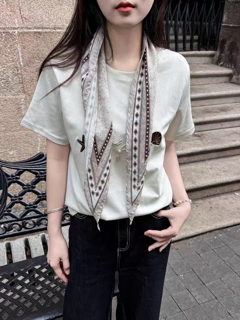 布衣森林欧洲站2025春夏新款时尚百搭圆领字母印花短袖T恤女上衣