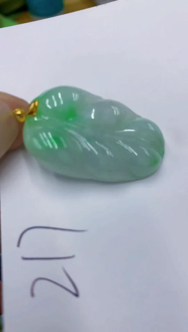 翡翠18K金镶嵌颈饰缅甸A货翡翠