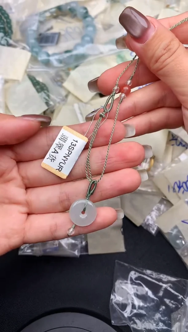 未镶嵌挂件翡翠—