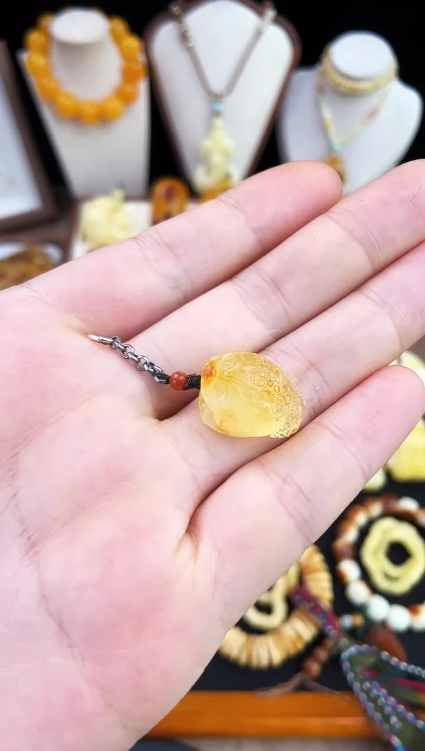 琥珀未镶嵌珠宝奇石柒月
