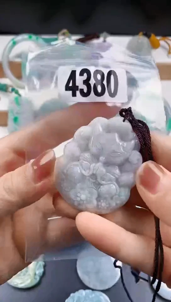 颈饰未镶嵌翡翠天然翡翠吊坠挂件