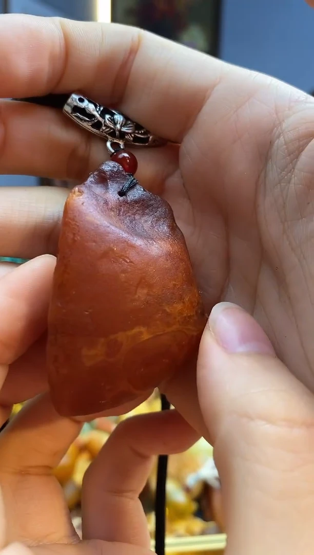 未镶嵌颈饰琥珀吊坠