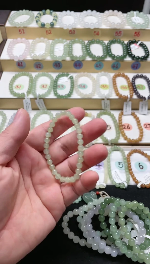 手串未镶嵌和田玉微瑕疵6毫米青海料和田玉手串