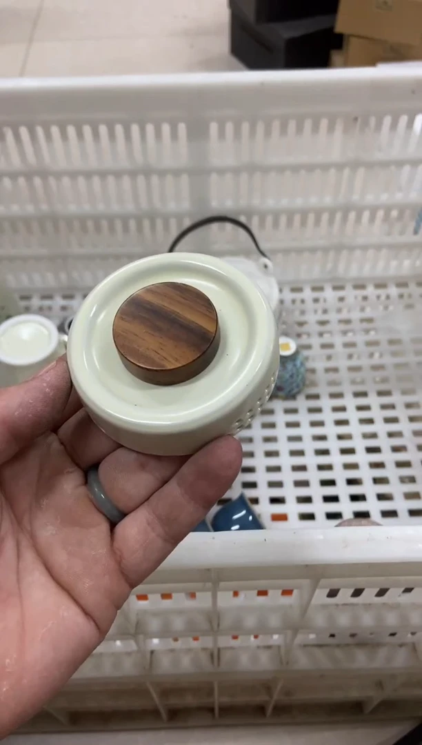 无运费险有瑕疵的摄影的产品有使用过的痕迹有点脏介意勿拍