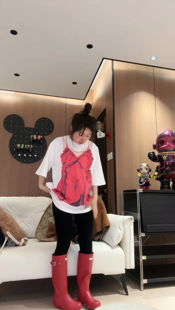 我就是821绯红洛丽塔T恤