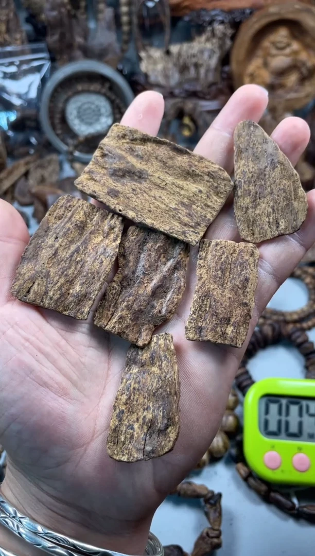 沉香碎屑沉香沉香   土沉 沉香   土沉