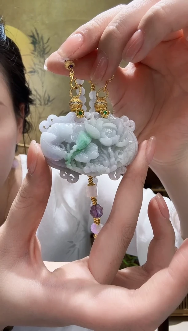 颈饰未镶嵌翡翠吊坠