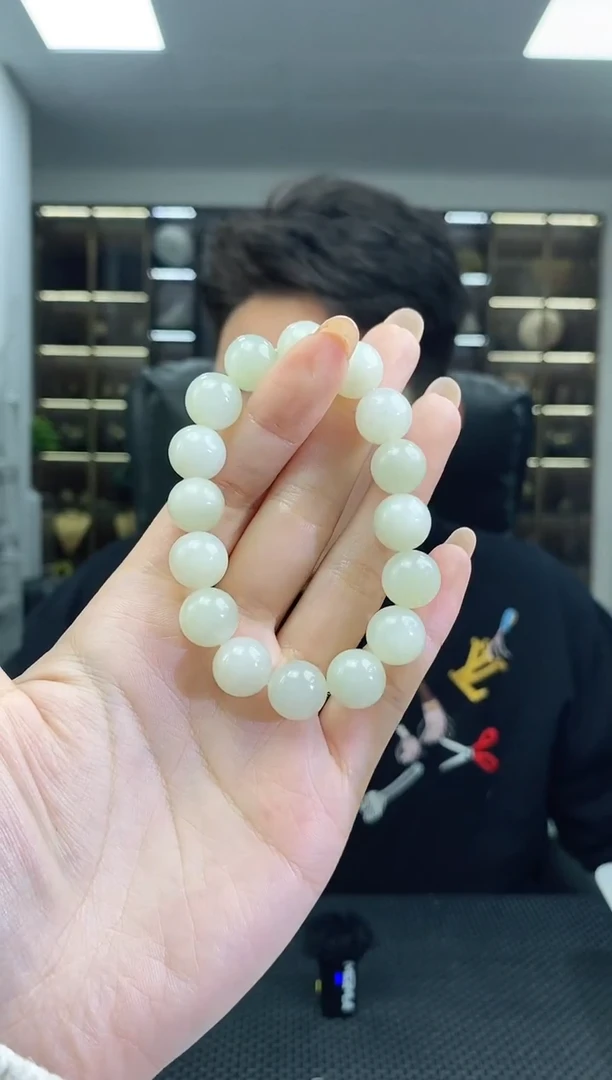 颈饰未镶嵌和田玉卡12圆珠