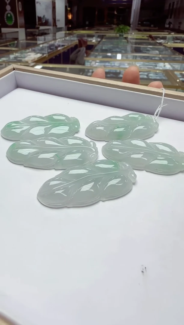 颈饰未镶嵌翡翠多样性发其一