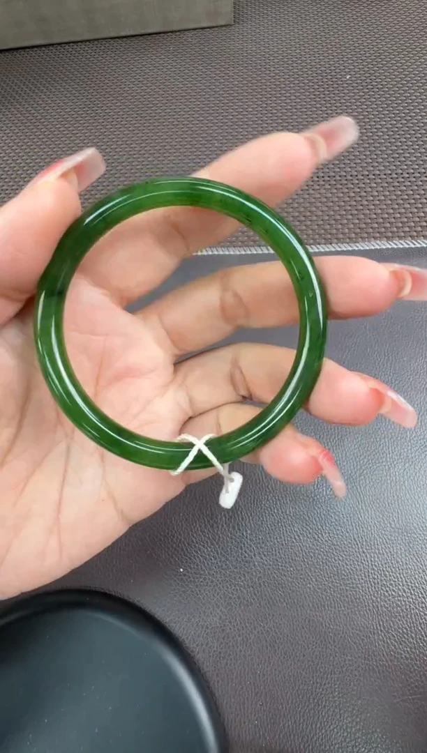 【闪购商品】和田玉手镯未镶嵌58