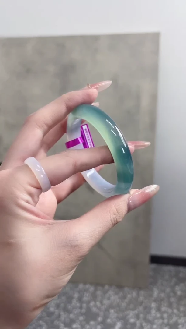 【闪购商品】玛瑙/玉髓手镯未镶嵌55-56圈 需要包容