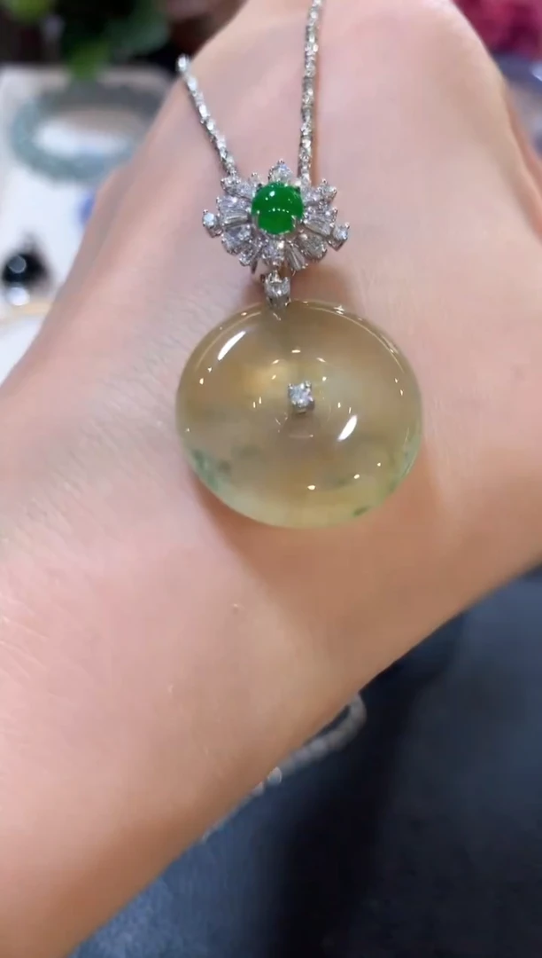 吊坠(不含链)18K金镶嵌翡翠z65