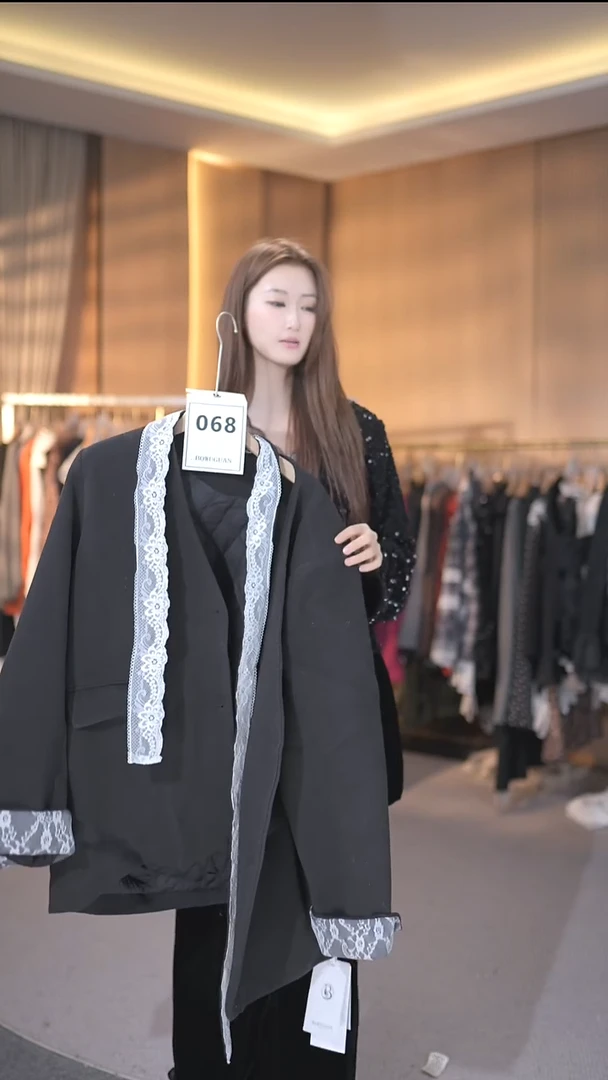 068号XL码140-160斤