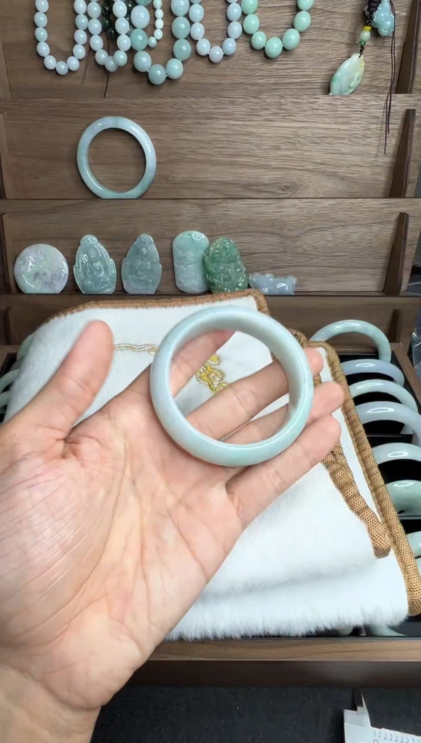 翡翠手镯未镶嵌特*大肚佛A货翡翠