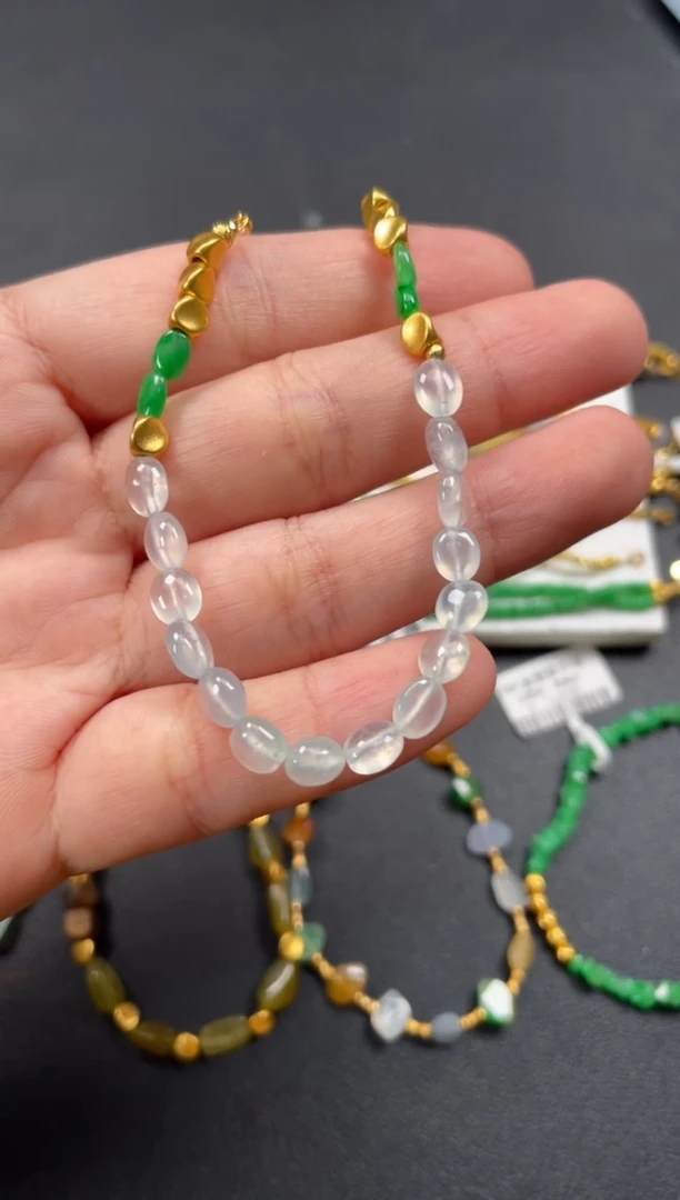 套链18K金镶嵌翡翠一条   P421