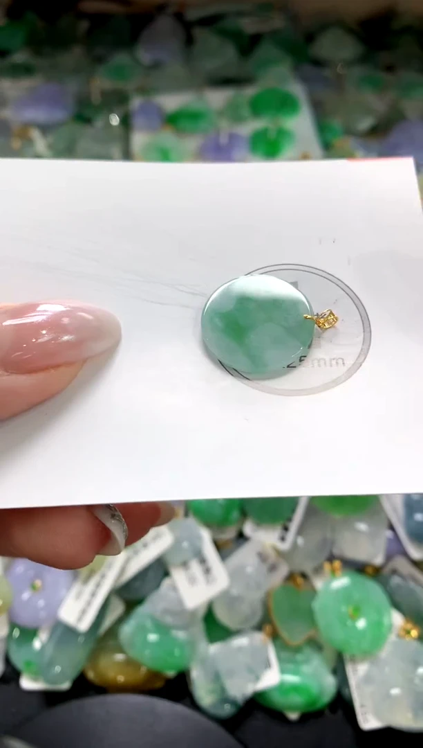 颈饰未镶嵌翡翠1