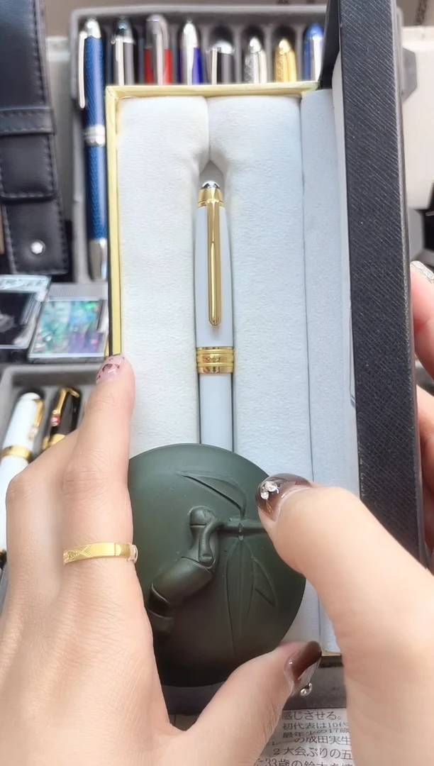 瓷片kkjjhhuuiii889988