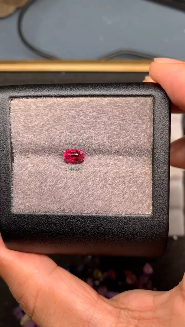 未镶嵌未镶嵌定制尖晶石彩****吻1.08克拉