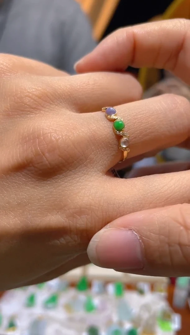 【闪购商品】翡翠颈饰18K金镶嵌假一赔三