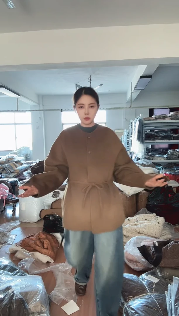 646 卡其色羊绒短外套