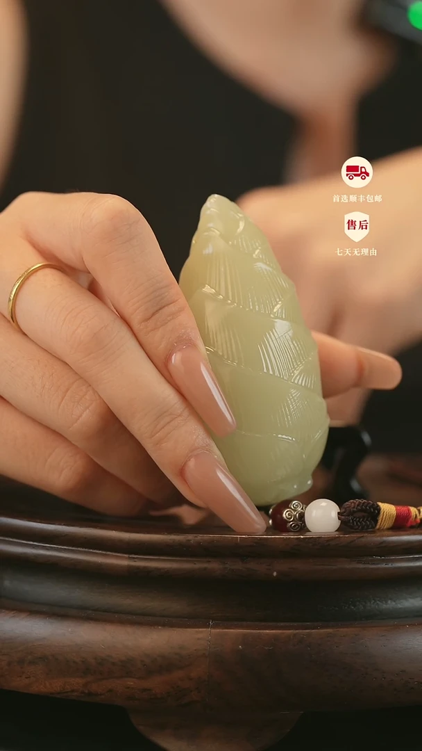 云南石竹叶青雕刻：节节高升