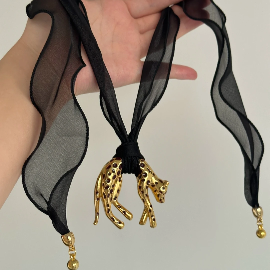 非金属布艺项链 复古金钱豹丝巾项链女独特小众设计感轻奢锁骨链