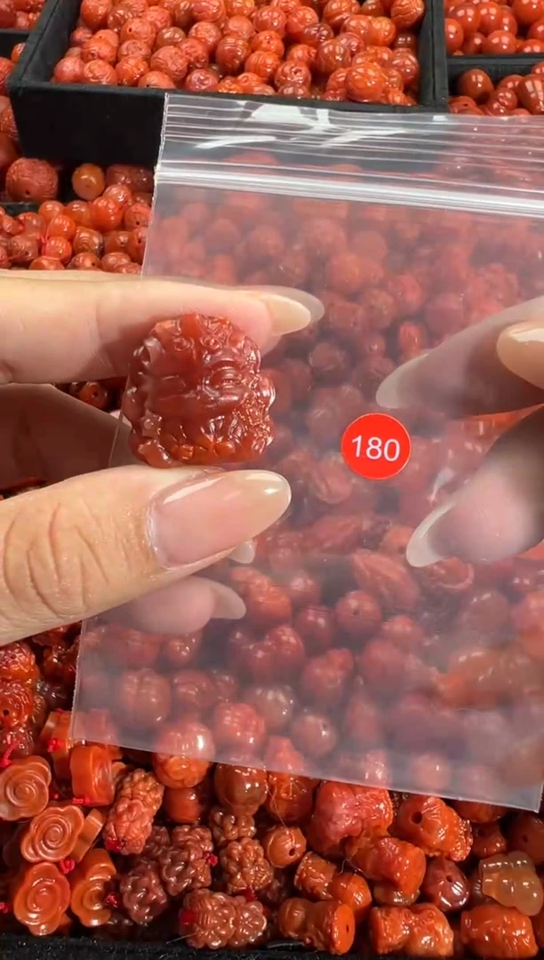 颈饰未镶嵌南红玛瑙1