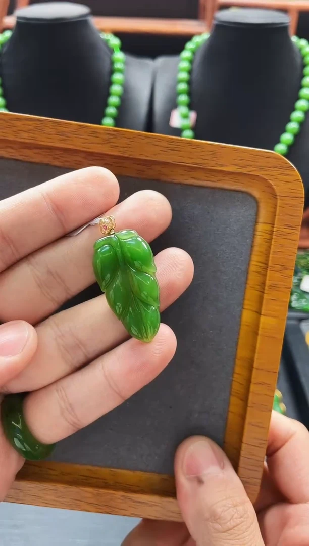 【闪购商品】和田玉吊坠18K金镶嵌多样性发一