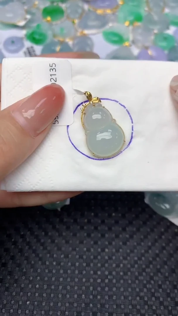 翡翠18K金镶嵌颈饰天然翡翠a货