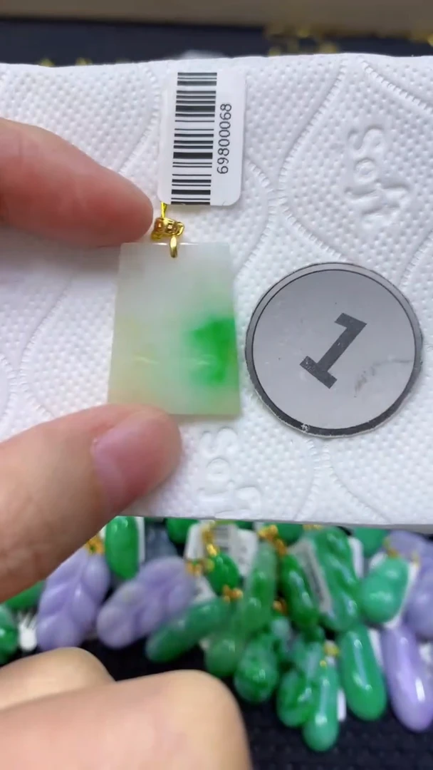 颈饰未镶嵌翡翠天然缅甸翡翠A货