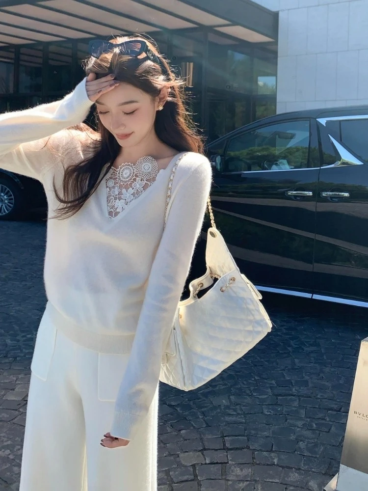蕾丝拼接白色针织衫女早秋2025新款巨好看轻熟气质软糯高级感毛衣
