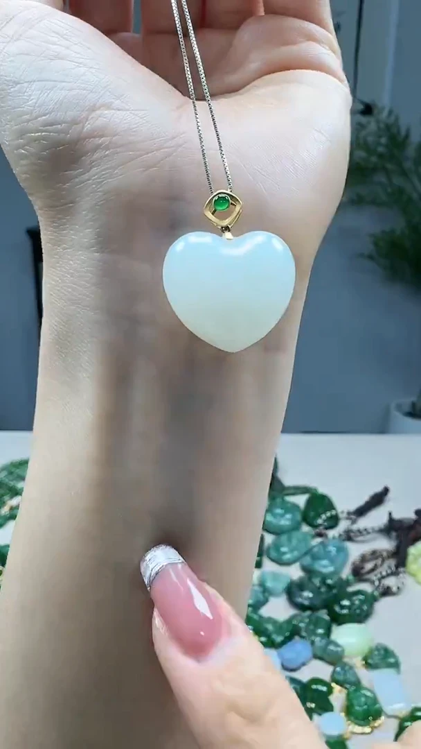 吊坠(不含链)18K金镶嵌和田玉1