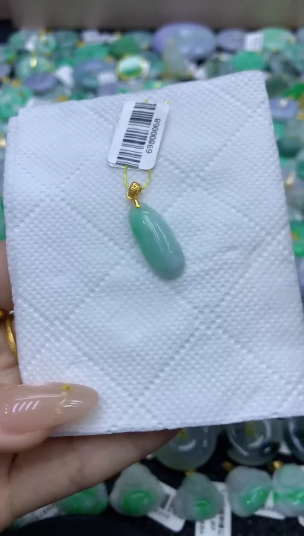 颈饰未镶嵌翡翠天然缅甸翡翠A货