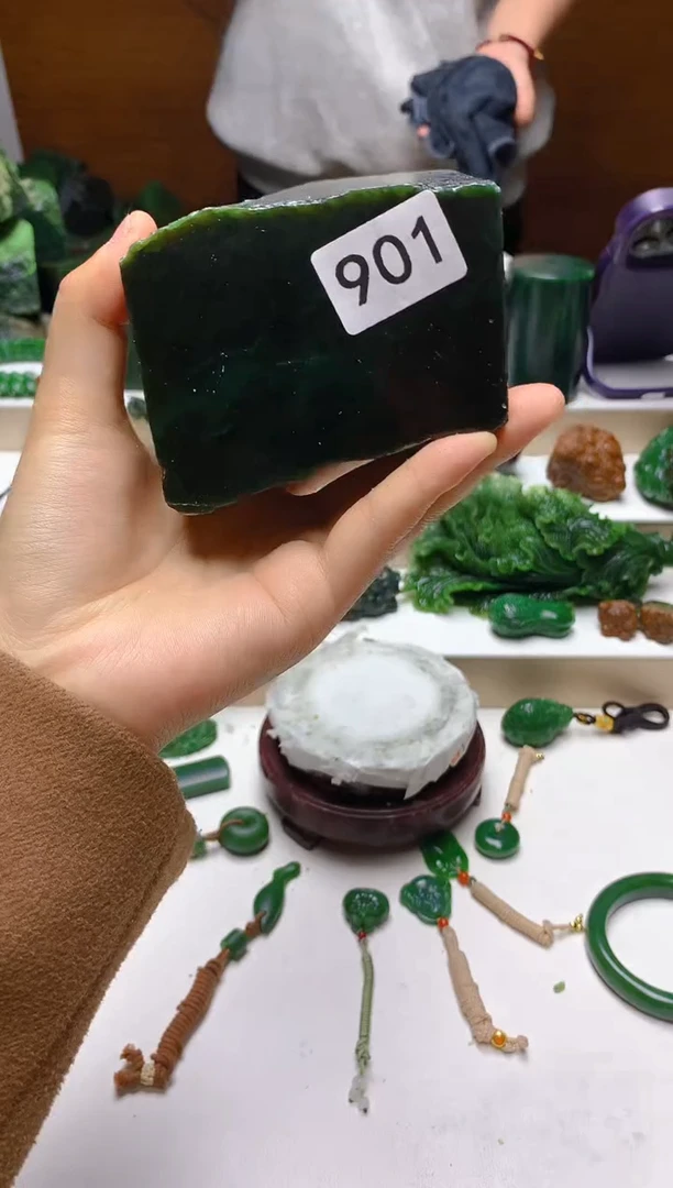 未镶嵌和田玉（青玉）珠宝半成品1